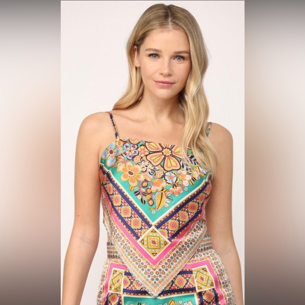 NWOT FATE Floral Bandana Style Tie Back Top